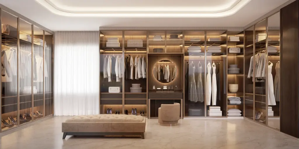 Dressing en U avec portes en vitre à la francaise