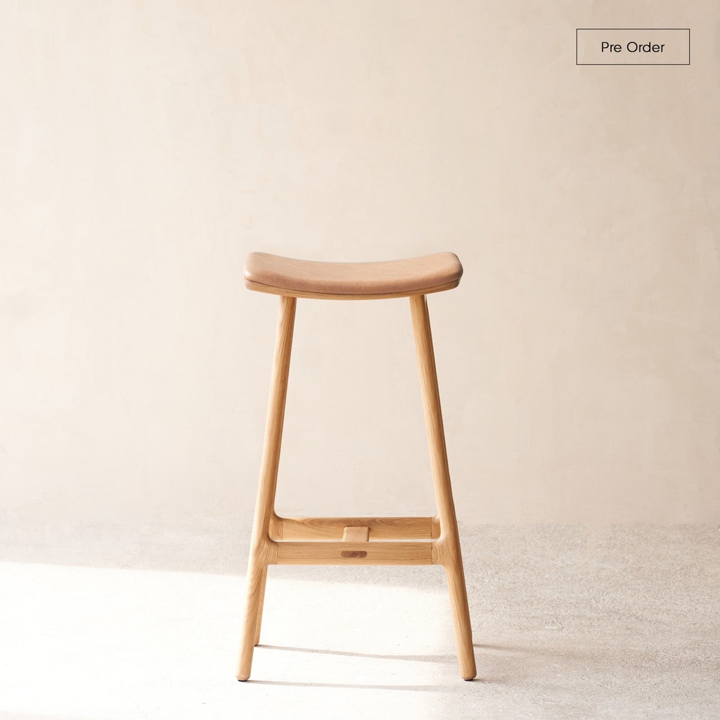 Odd Bar Stool Oak Frame